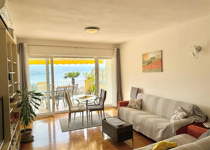 Bonavista Apartment